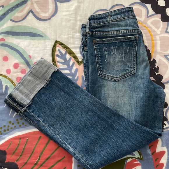 Pilcro Anthropologie distressed cropped denim in “hyphen” style. Size 25. - Picture 2 of 5